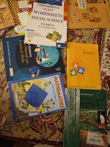 Books for sale class 9 all textbooks including ministry books And class 8 guides Around 20 aed per b