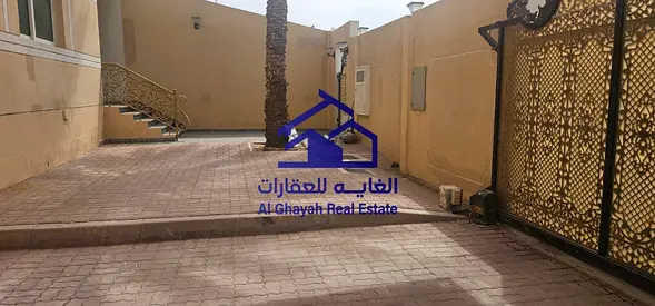 فيلا للإيجار في الشهباء – موقع مميز ومساحة واسعة