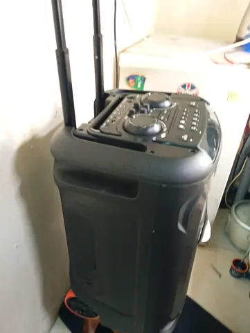 Sanford Rechargeable Wheel trolley speaker  for sale