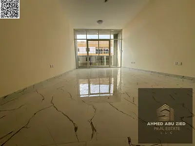 🔑 شقة كبيرة للإيجار – غرفتين ماستر وصالة مع غرفة خادمة في الجرف 3