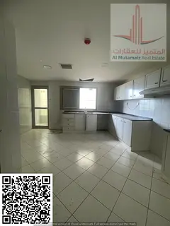 Two bedrooms and a living room with a sea view / two bathrooms and a spacious kitchen