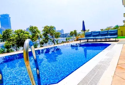 Luxury Living | Stunning View | Private Beach