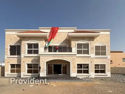 Spacious Villa | Private Garden | Modern Interiors