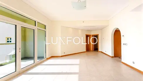 Vacant March | White goods | E Type