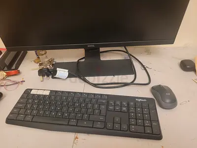 Benq monitor with Logitech Wireless Keyboard and Mouse
