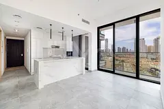 UNFURNISHED | CORNER UNIT | FLEXIBLE CHEQUES
