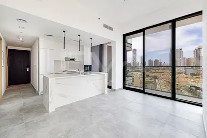 UNFURNISHED | CORNER UNIT | FLEXIBLE CHEQUES