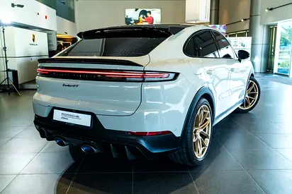 2024 Porsche CAYENNE 照片 2