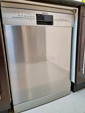 Siemsns Dishwasher good working condition delivery installation free