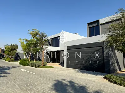 Contemporary Style | Spacious Layout