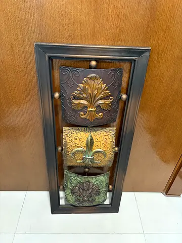 A beautiful frame to hang on a wall.