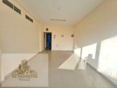 Hot offer 1month free 2bhk family building with balcouny 35000