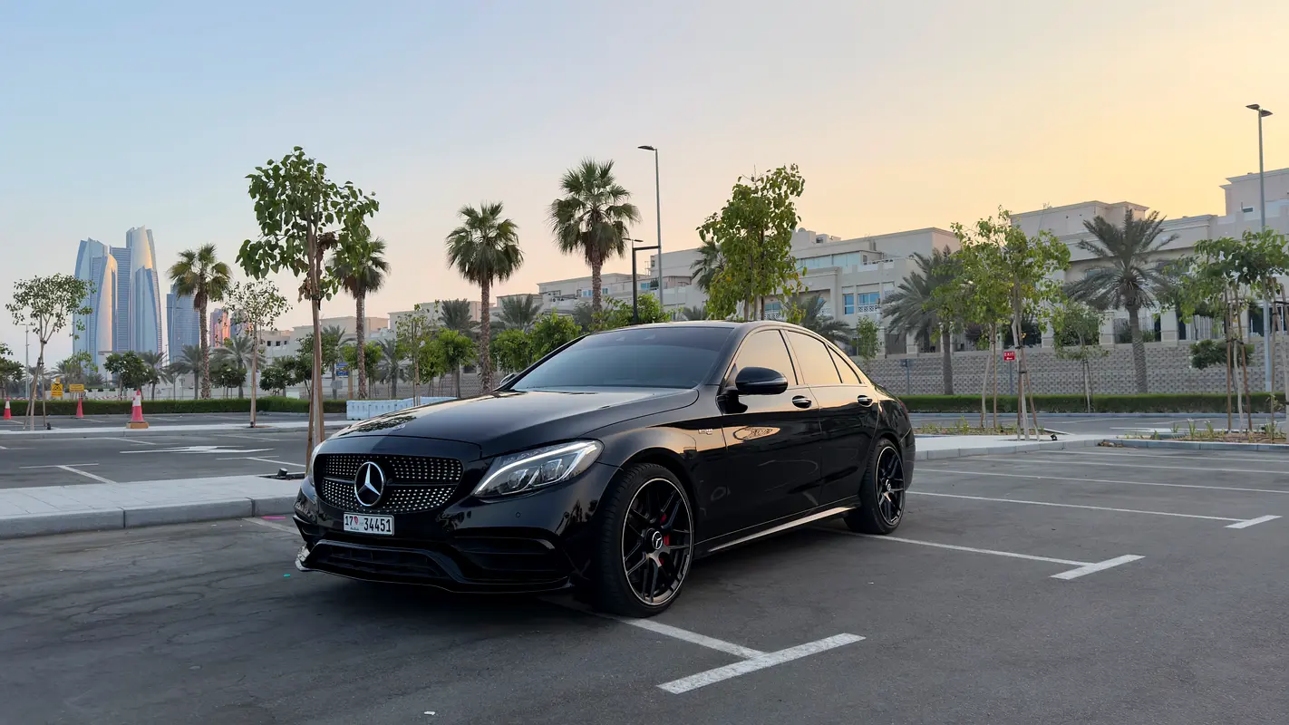 Mercedes-Benz C-Class 2018 — photo 1 of 11