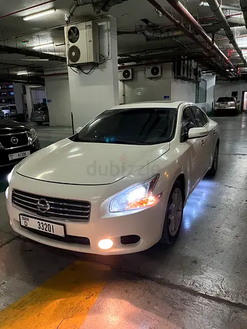 Excellent Condition NIssan Maxima 2015