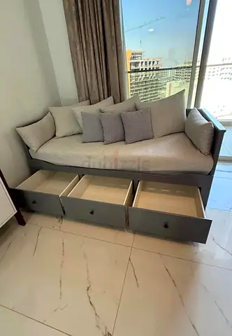 Stylish Hamnes Daybed with Storage Drawers