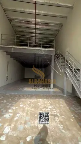 فرصة مميزة للإيجار في واحدة من أهم المناطق الصناعية في عجمان، حيث تتوفر شبرات صناعية مجهزة بميزانين مناسبة لمختلف الأنشطة الصناعية والتجارية مثل المخا