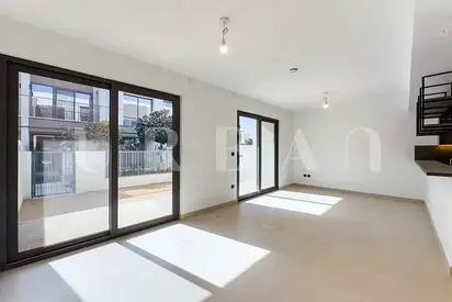 تاون هاوس من 3 غرف نوم | أورا جاردنز | إطلالة على الفناء