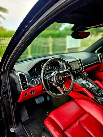 2016 Porsche CAYENNE — миниатюра 10