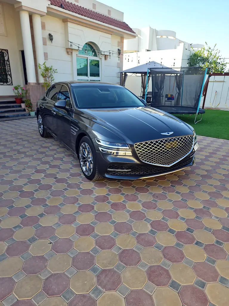 Genesis G80 2022 — photo 1 of 12