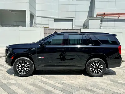 Yukon AT4 warranty November 2028 + full service GCC