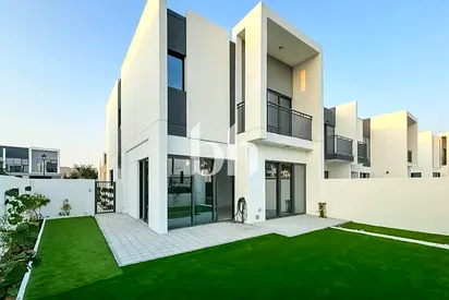 Vacant | Near Pool | Landscaped | Great Location