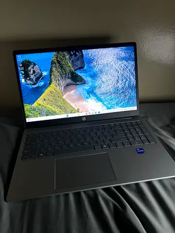 HP i7 13th Gen / 16GB RAM – Like New – Hardly Used