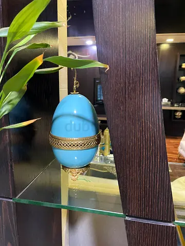 Luxury Decorative Porcelain Eggs with Gold Stand – Set