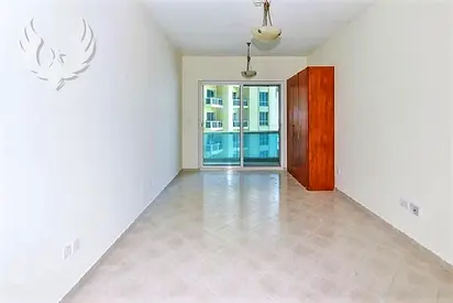 Studio with parking| Tenanted| Lake view