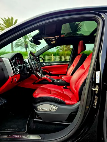 2016 Porsche CAYENNE — миниатюра 9