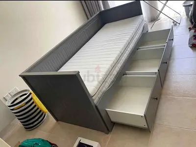 Stylish Gray Daybed with Storage Drawers