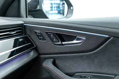 صورة 14 لـ 2025 AUDI RS Q8