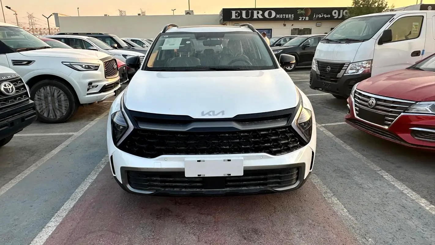 Kia Sportage 2025 — photo 1 of 13