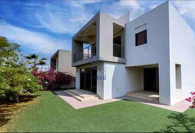Unfurnished | Quite w Private Garden | Vacant