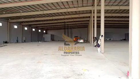 للإيجار – مجمع تجاري مميز في إمارة أم القيوين