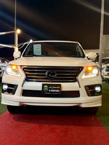 لكزسLX570-sport-s-2015-خليجي-GCCمن المالك الأول-صبغ ومحركات الوكاله-بحاله فنيه ممتازه-original paint