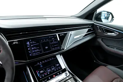 صورة 10 لـ 2025 AUDI RS Q8