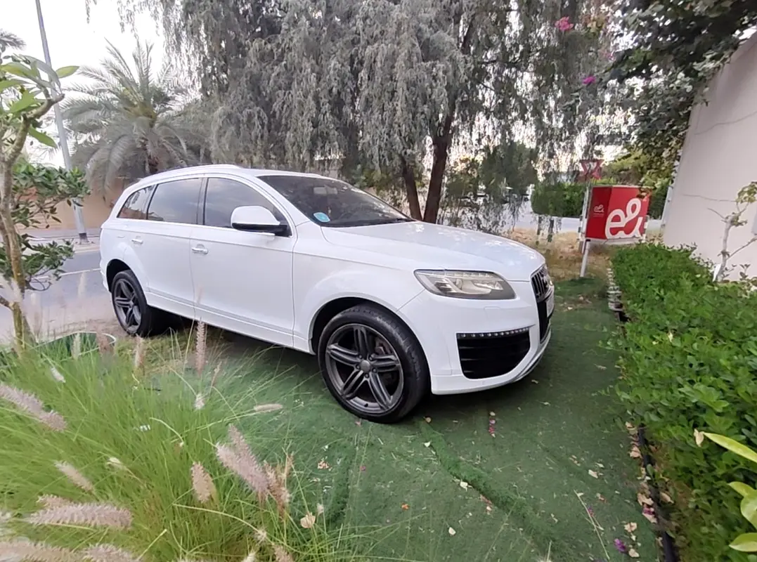 Audi Q7 2015 — photo 1 of 5
