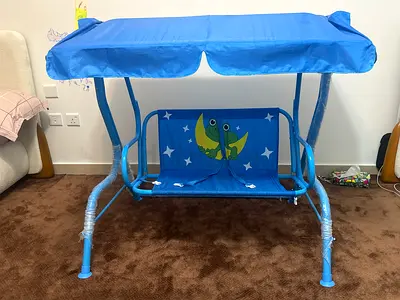 Kids swing