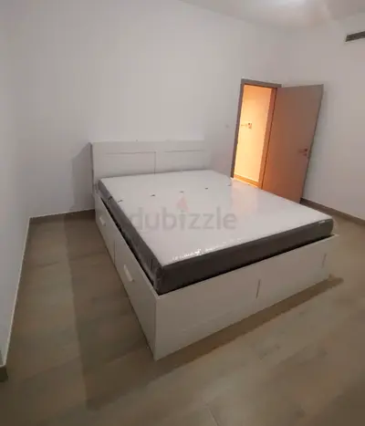 ‎IKEA brimness queen size 160×200cm bed with 4 storage drawers underneath,headboard and Ikea mattres