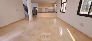 Almost New Villa Al Master Rooms, &amp; Maid,s Room, All Facilities Only 350k in 4chqs , Next to Jum