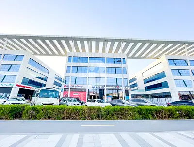 Fitted Retail | Prime Location | Next to Metro