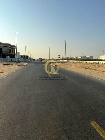 للبيع ارض في الحوشي امارة الشارقة بموقع متميز صوب القصور