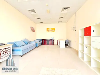 Ideal Location,200 sqft//Shop For Rent // Just 30k with 4,cheques Payments// In Qasimia