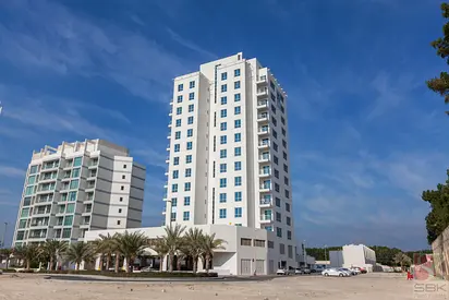 One Month Rent Free-Spacious 2 BR Flat