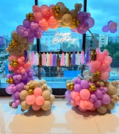 Balloons decorations services Available