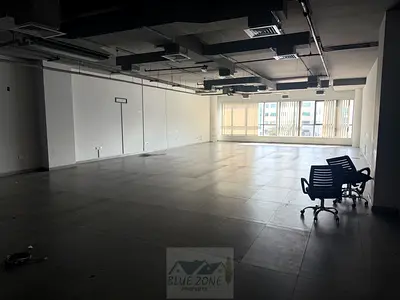 SEMI FITED OFFICE CLOSE TO METRO STATION CHILLER. FREE. 2055/SQFT. RENT 349350/AED IN. 4 PAYMENTS.