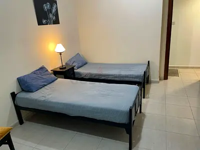 Furnished master bedroom with a private bathroom in Almamoura,for a lady غرفة  رئيسية مفروشة لسيدة