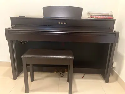 Yamaha Clavinova CLP 635R Digital Piano with Bench