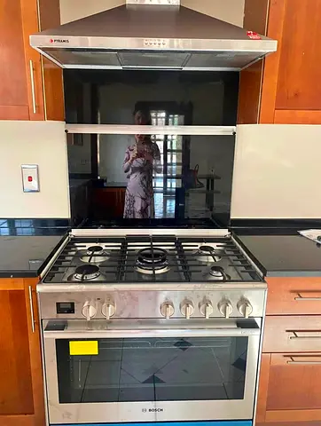 Free delivery Bosch # 8 top gas Range with Oven electric dual fan 90 cm for Sale