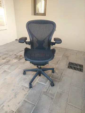 For Sale Herman Miller Aeron Classic Chair Size B Fully Adjustable